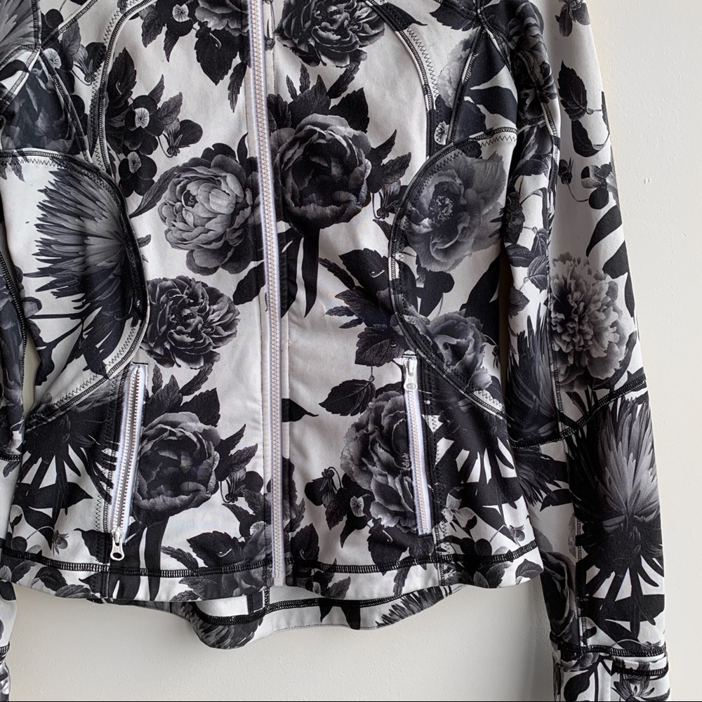 LULULEMON | Forme II Brisk Bloom | Sz 8 - Picture 9 of 11